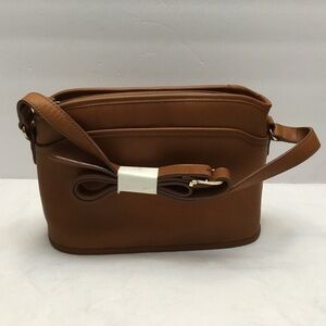 MEDALLION Chic Tan Leather Crossbody Bag